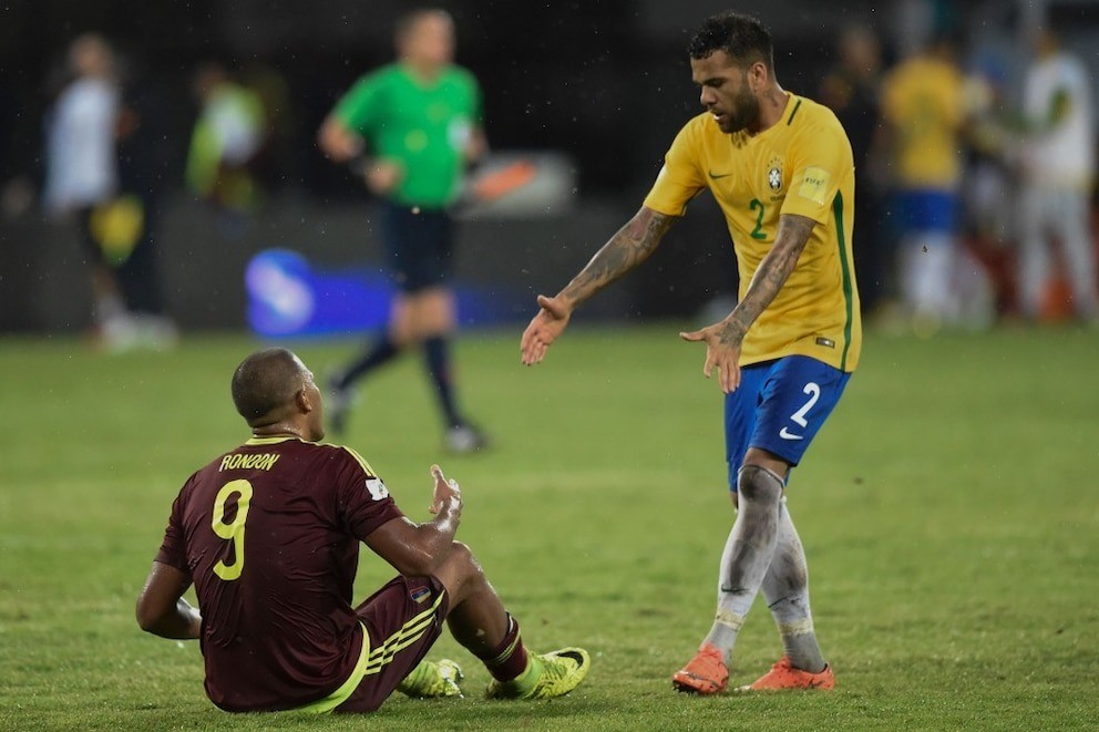 Dani Alves mandó sentido mensaje para Venezuela con un guiño a la Vinotinto (FOTO)