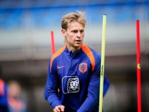 De Jong espera renovar con el Barcelona