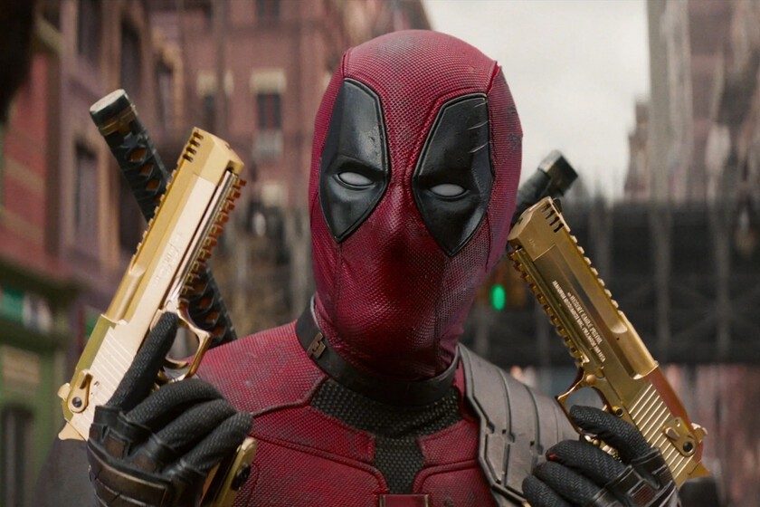 Deadpool va tan mamadísimo que se ha dado de hostias con Red Hulk con una espada llameante a lo Elden Ring