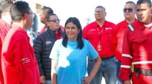 Delcy Rodríguez inspecciona Centro de Refinación de Paraguaná