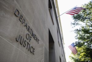 Departamento de Justicia afirma que Trump necesitaría aprobación del Congreso para ordenar más ataques si el conflicto sigue - AlbertoNews