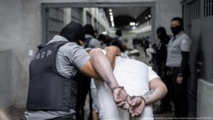 Detenido en El Salvador un abogado crítico de Nayib Bukele – DW – 08/06/2025
