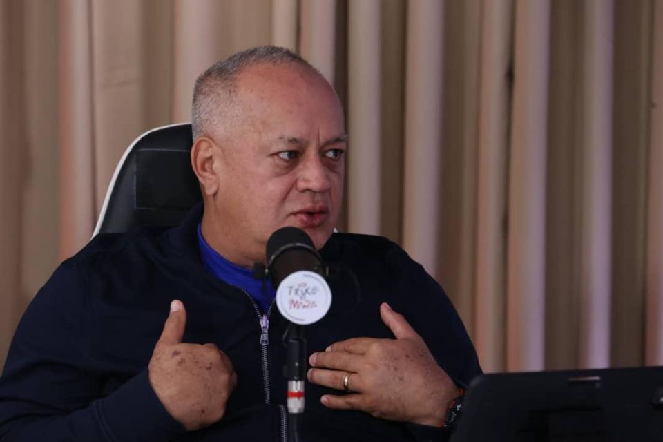 Cabello detención académico