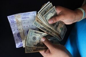 Dólar BCV supera los 100 bolívares
