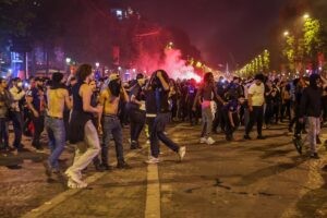 Dos muertos y 200 heridos empañan celebraciones del Paris Saint Germain tras ganar la Champions
