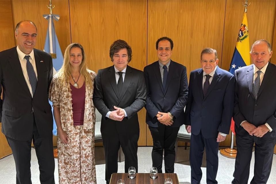 Edmundo González Javier Milei España