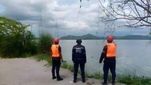 Ejecutivo investiga muerte de peces en el Lago de Valencia