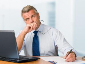 El 78% de colombianos se arrepiente de no aprovechar ingresos extra como la prima | Finanzas | Economía