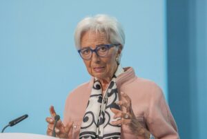 El BCE cumple el guion y baja tipos en 25 puntos básicos, hasta el 2%
