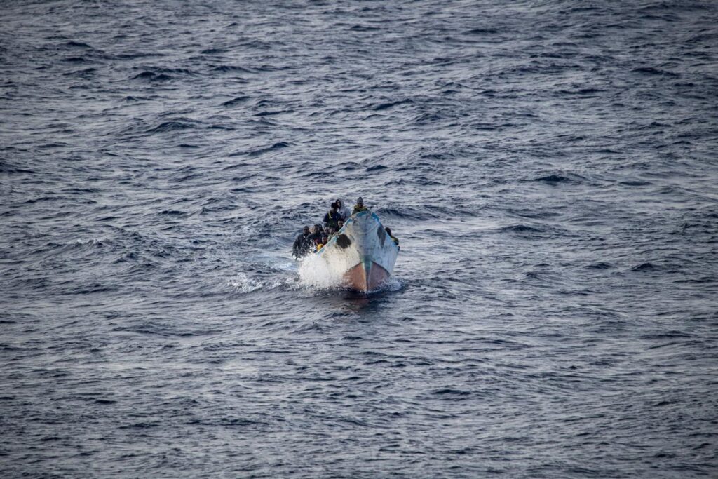 El Gobierno pacta con Canarias dar de alta a 827 menores migrantes en el sistema de protección internacional