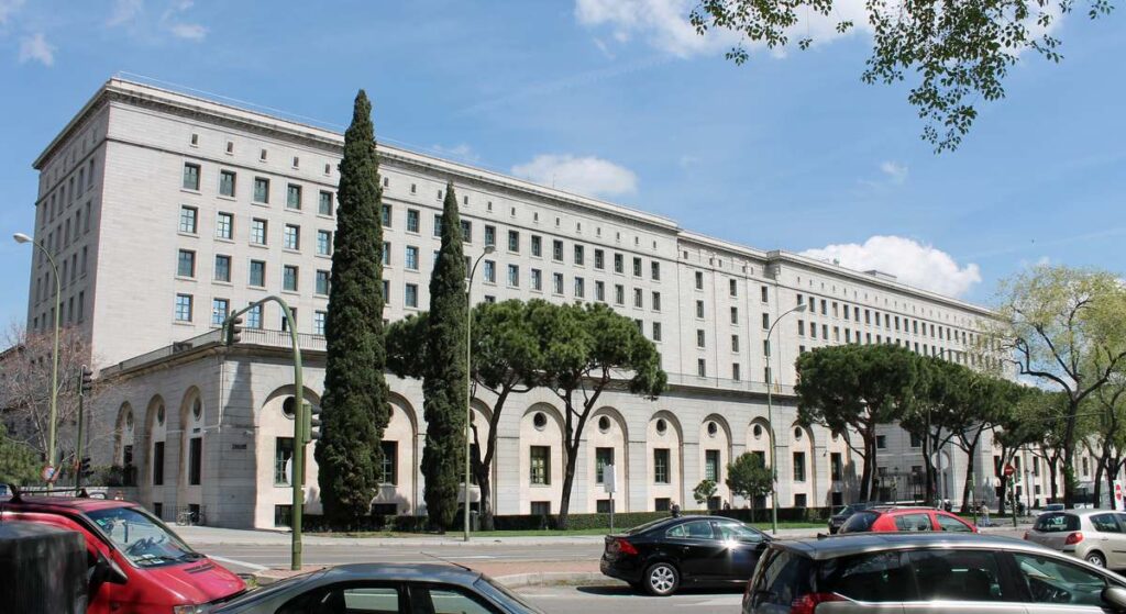 El Miteco lanza un programa para reciclaje de bienes de equipo para renovables dotado con 100 millones