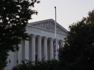 El Supremo de EEUU limita las competencias de los jueces para paralizar las órdenes ejecutivas de Trump