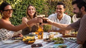 El cóctel en tendencia para brindar en todas tus sobremesas del verano (y dónde tomarlo)
