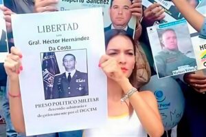 El desesperado reclamo de la hija del general Hernández Da Costa, preso en Venezuela