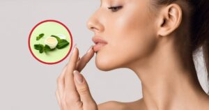 El error más común al cuidar tus labios (y por qué el bálsamo no siempre ayuda), según expertos