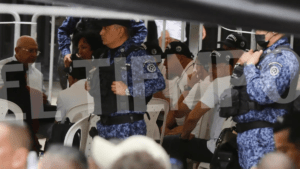 El historial criminal de los cabecillas de la 'mesa de paz' presentes en el evento del presidente Petro en Medellín