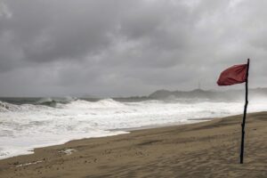 El huracán Erick se intensifica a categoría 3 a horas de llegar al sur de México - AlbertoNews