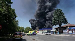 El incendio en la fábrica de LEA de Vitoria da se da por "extinguido y absolutamente controlado"