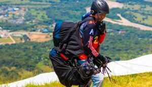 El misterioso caso del parapentista colombiano que desapareció en el cielo