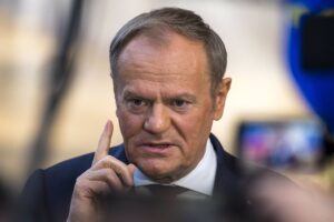 El primer ministro de Polonia supera la cuestión de confianza tras el batacazo en las presidenciales