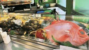 El restaurante de Murcia que presume de tener "los mejores pescados y mariscos" y está abierto los 365 días del año