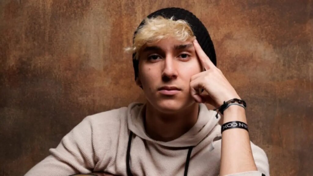 'El rock me hace ser libre en un escenario a la hora de crear música': Ryan Cox