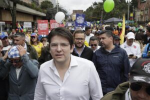 El senador colombiano Miguel Uribe sigue en estado crítico tras la intervención quirúrgica – Diario La Nación