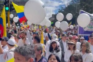 En Colombia realizan "marcha del silencio" en rechazo a la violencia