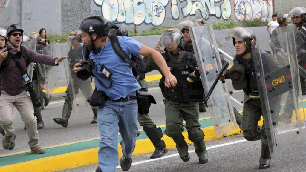 En Venezuela más de 30 periodistas están presos o judicializados 