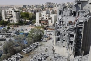 Entra en vigor frágil alto al fuego entre Irán e Israel