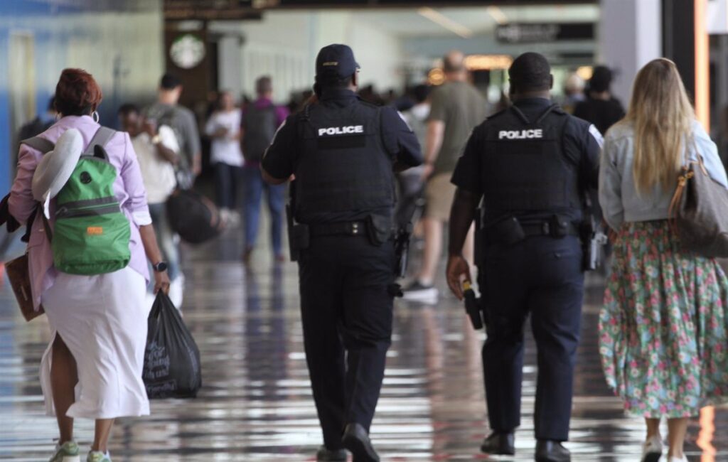 Entran en vigor las restricciones de entrada a EEUU para ciudadanos de una veintena de países