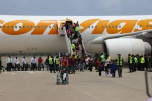 tren de aragua avion vuelo migrantes