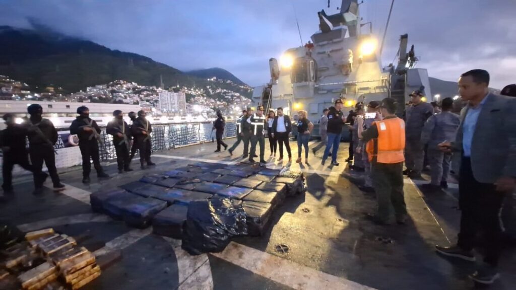 FANB detiene a ocho personas por transportar 1,5 toneladas de cocaína en La Guaira - AlbertoNews