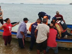 Familiares de pescadores desaparecidos en el mar piden búsqueda aérea