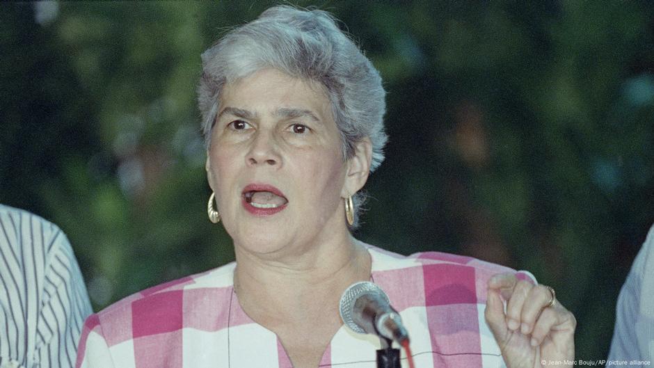 Familiares y seguidores despiden a Violeta Barrios – DW – 16/06/2025