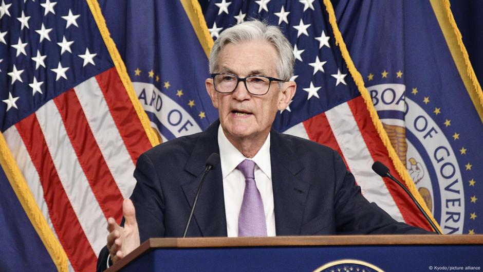 Fed mantiene tasas de interés y resiste presión de Trump – DW – 18/06/2025