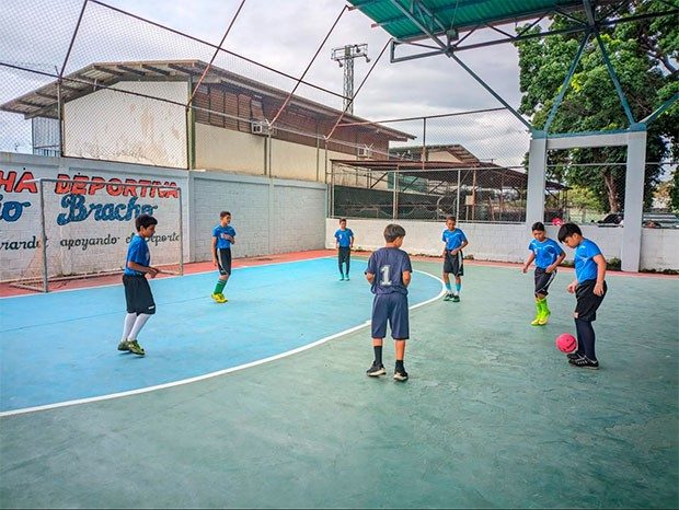 Girardot impulsa la masificación deportiva con actividades y entrega de materiales