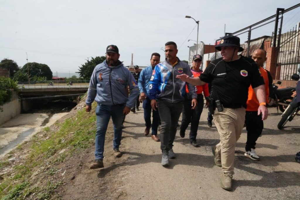 Gobernador Terán: No vamos a parar y limpiaremos todo el río Piedra Azul