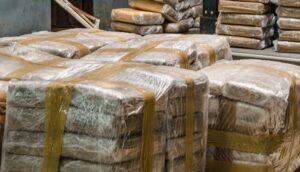 Golpe al narcotráfico: El Salvador incauta 6,3 toneladas de cocaína y detiene a 17 personas en el Pacífico - AlbertoNews