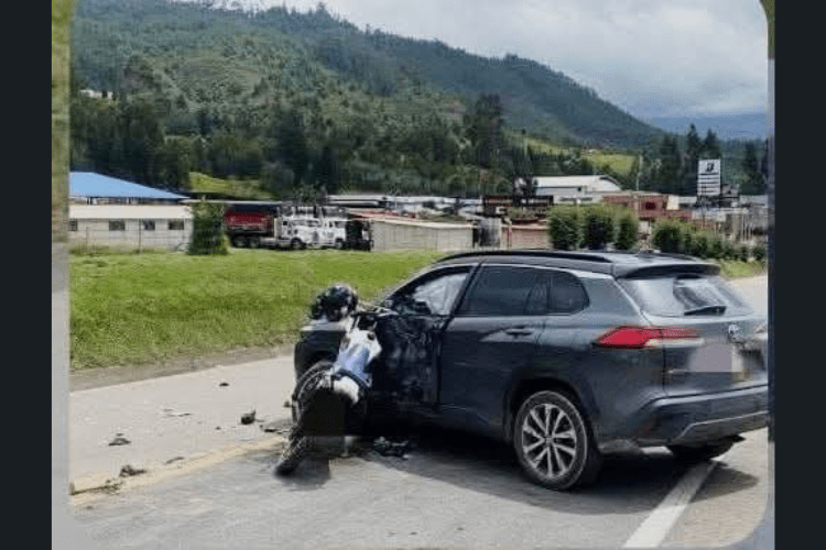Grave accidente de tránsito deja a un motociclista herido