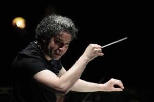 Gustavo Dudamel y la Orquesta Sinfónica Simón Bolívar abrirán conciertos de Coldplay en Londres - AlbertoNews