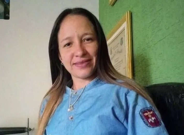 Hallan cadáver de mujer debajo de una cama