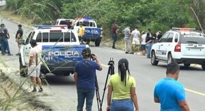 Hallan cinco cuerpos calcinados dentro de un vehículo en Ecuador