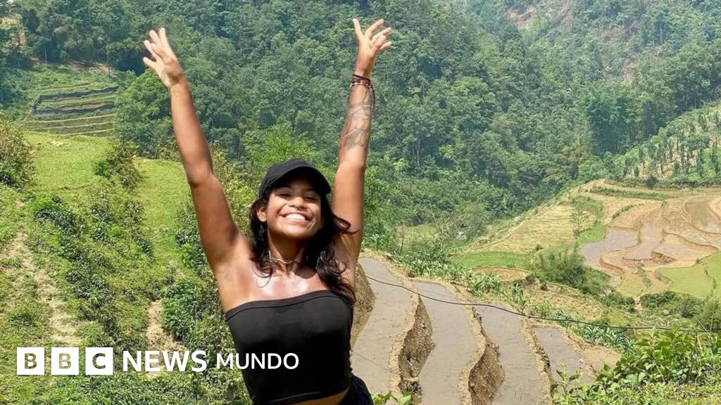 Hallan sin vida a la turista brasileña que cayó por un precipicio en un volcán en Indonesia