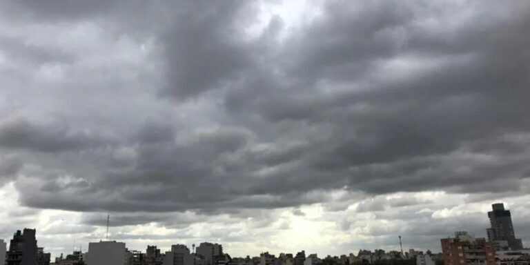 INAMEH: Se mantienen las lluvias y nubosidad variable con descargas eléctricas en diversas zonas del país.