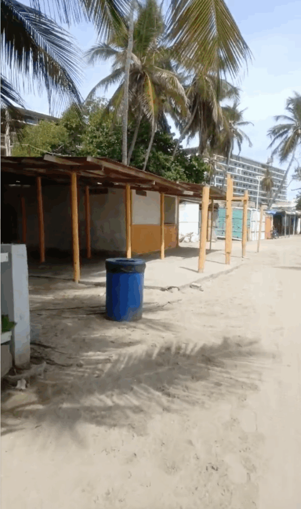 Impiden remodelar su kiosco a trabajadora de playa Sheraton