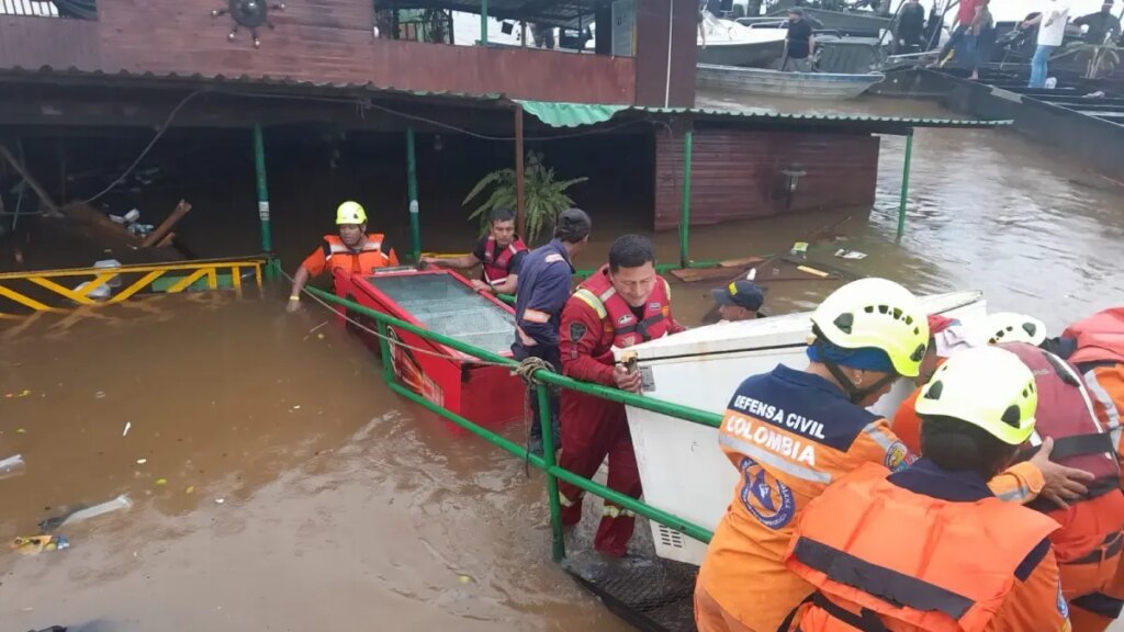 Impresionante video | Gastrobar se hunde por sobrepeso en río Manacacías, en Puerto Gaitán (Meta): así fue rescate