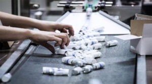 Industria farmacéutica “avizora cierre positivo en 2025”