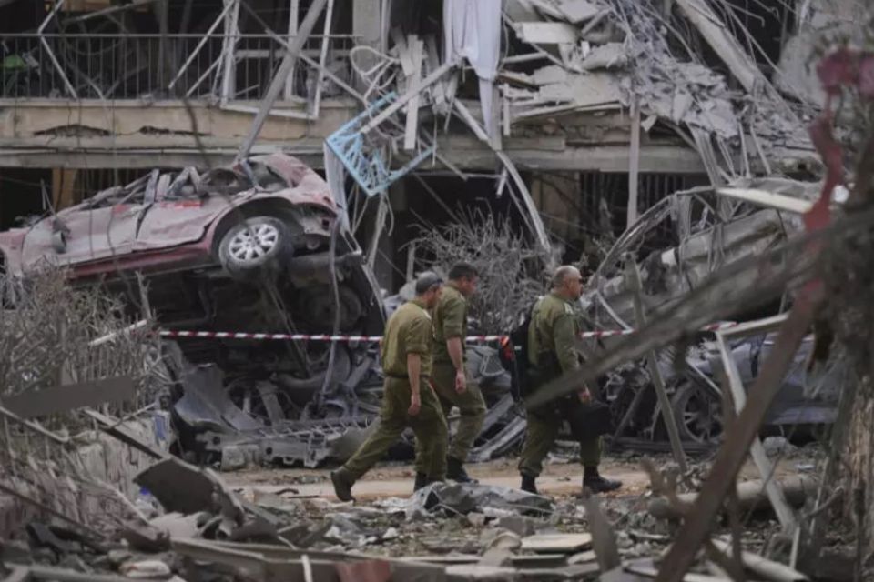 Intenso cruce de misiles entre Israel e Irán amenaza con incendiar la región