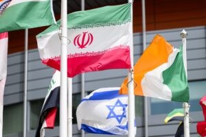 Irán lanza misiles a bases de EEUU en Catar e Irak
